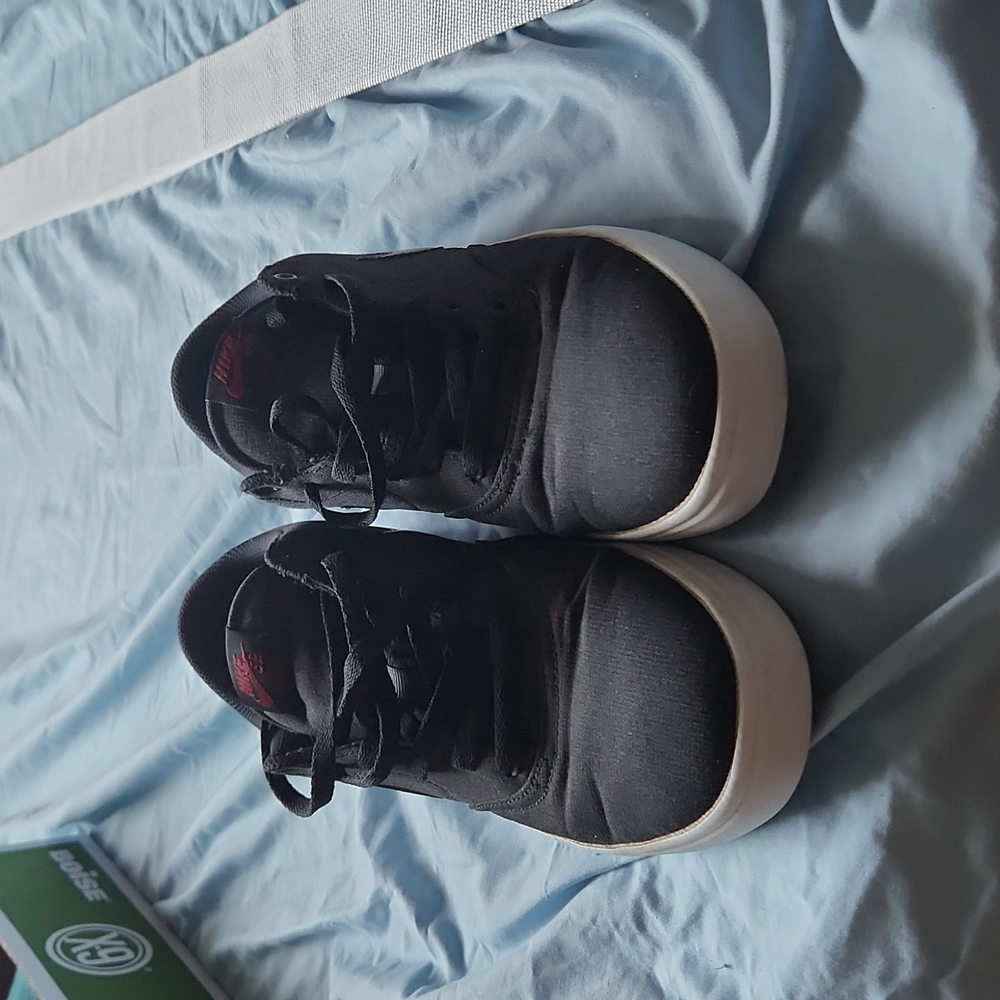 Black Nike Shoes - Picture 3 of 3